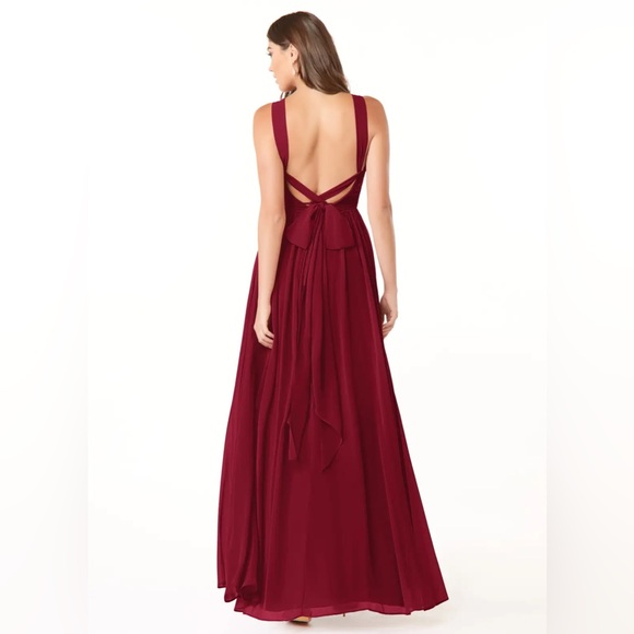 Elegant Burgundy Evening Gown - Picture 3 of 4